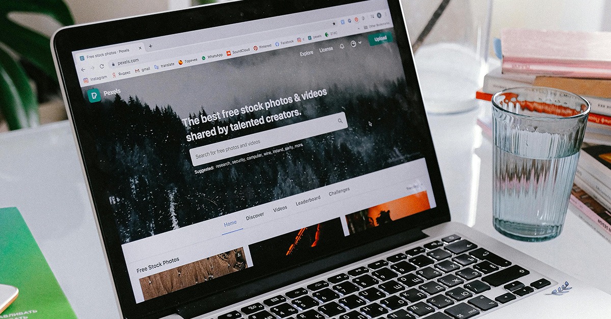 Symbolbild zur Website als Fundament der Online-Sichtbarkeit lokaler Unternehmen